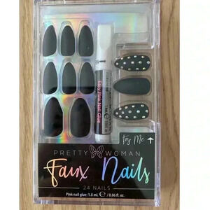 🆕 Pretty Woman Faux Nails Black With Stones 🆕